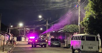 Nebulização veicular contra a dengue avança no Antônio Zanaga